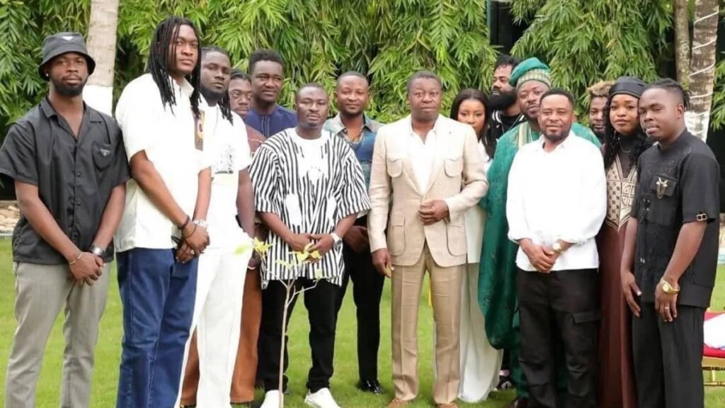 Toofan, Conii ganster, Senzaa… Les artistes togolais reçus par le Président du Conseil Faure Gnassingbé