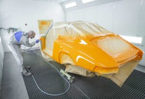 CHAMPISO GROUP recrute un.e peintre auto/vernisseur de meubles