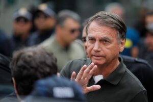 Brésil : l'ancien président Jair Bolsonaro aux urgences après sa lourde peine de prison