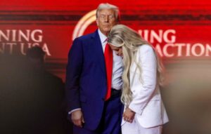 Assassinat de Charlie Kirk : sa veuve pardonne au meurtrier présumé