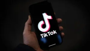 TikTok bientôt interdit aux moins de 15 ans