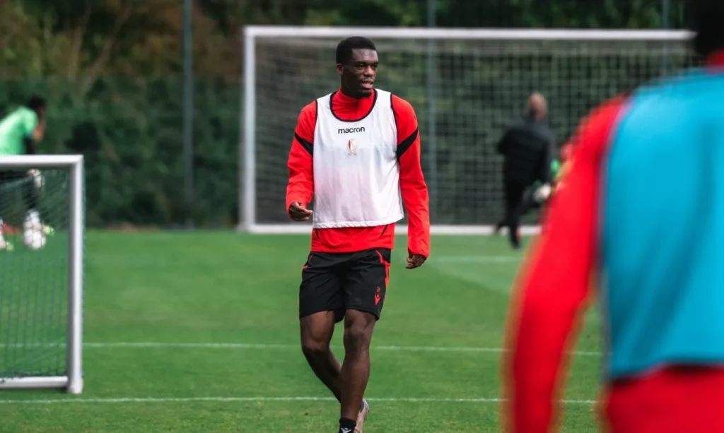 Éperviers du Togo : Josué Homawoo de retour au Standard de Liège après sa crise d'épilepsie