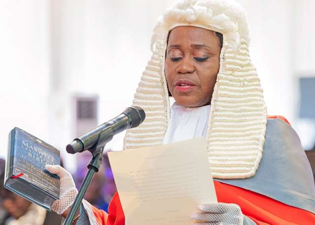 Ghana : la présidente de la Cour suprême démise de ses fonctions