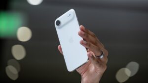 Apple dévoile l’iPhone 17 Air et des AirPods Pro capables de traduire en direct