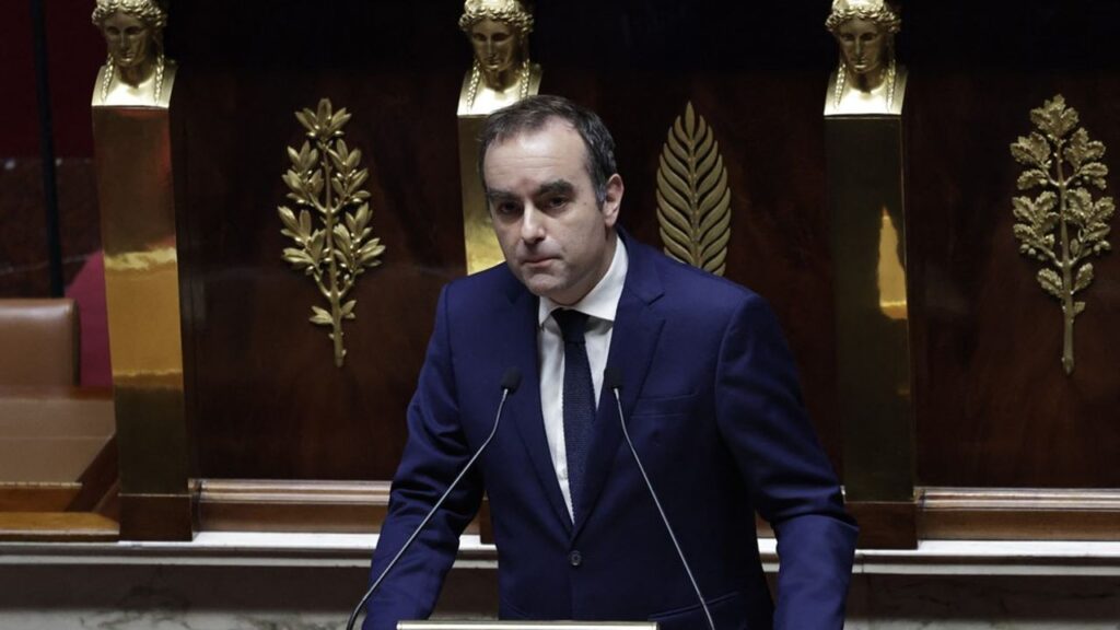 France : le nouveau gouvernement Lecornu frôle la censure