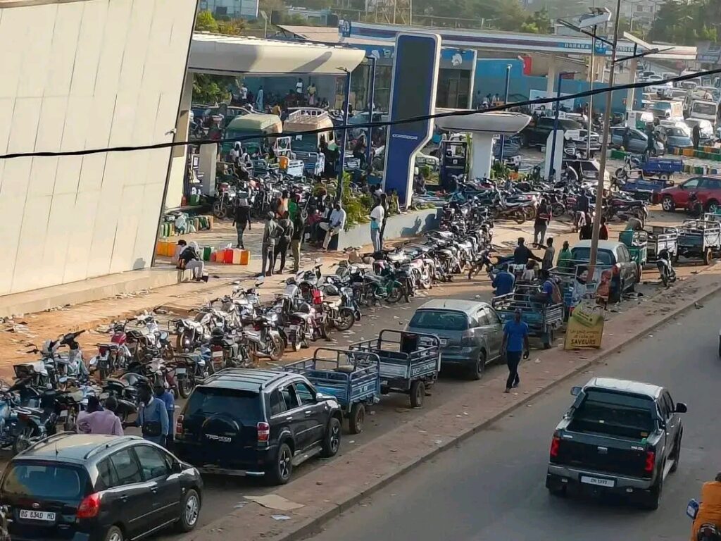 Crise au Mali : l'Italie et l'Allemagne évacuent à leur tour leurs ressortissants du territoire