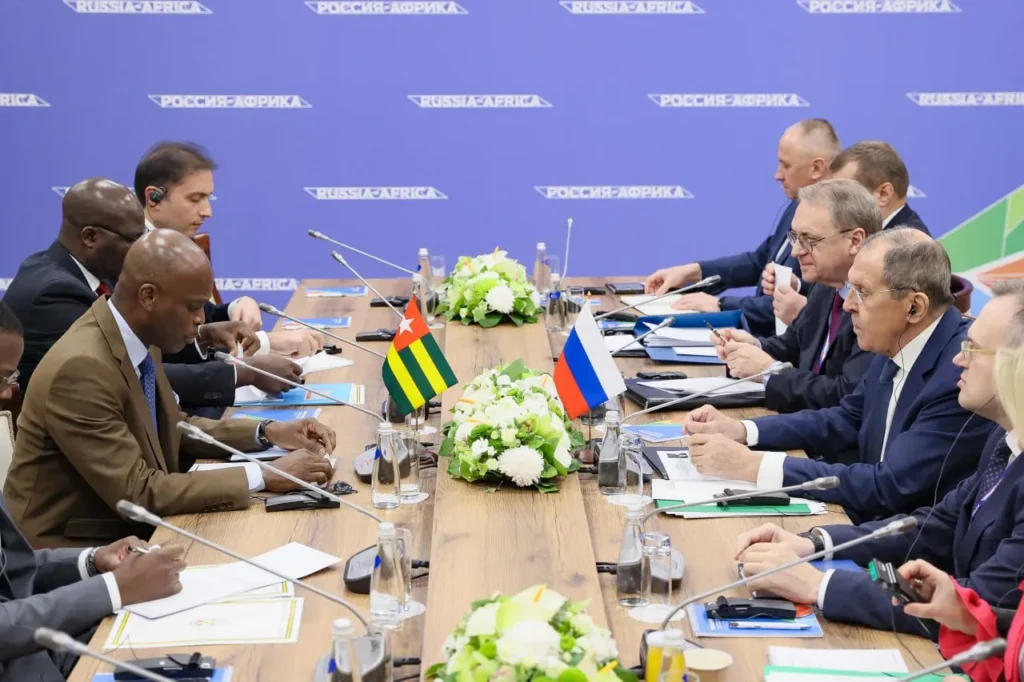 Coopération militaire : Le Togo et la Russie signent un nouveau pacte