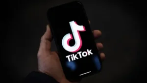 Scandale sur TikTok : les autorités offrent 1 million FCFA pour dénoncer deux influenceurs