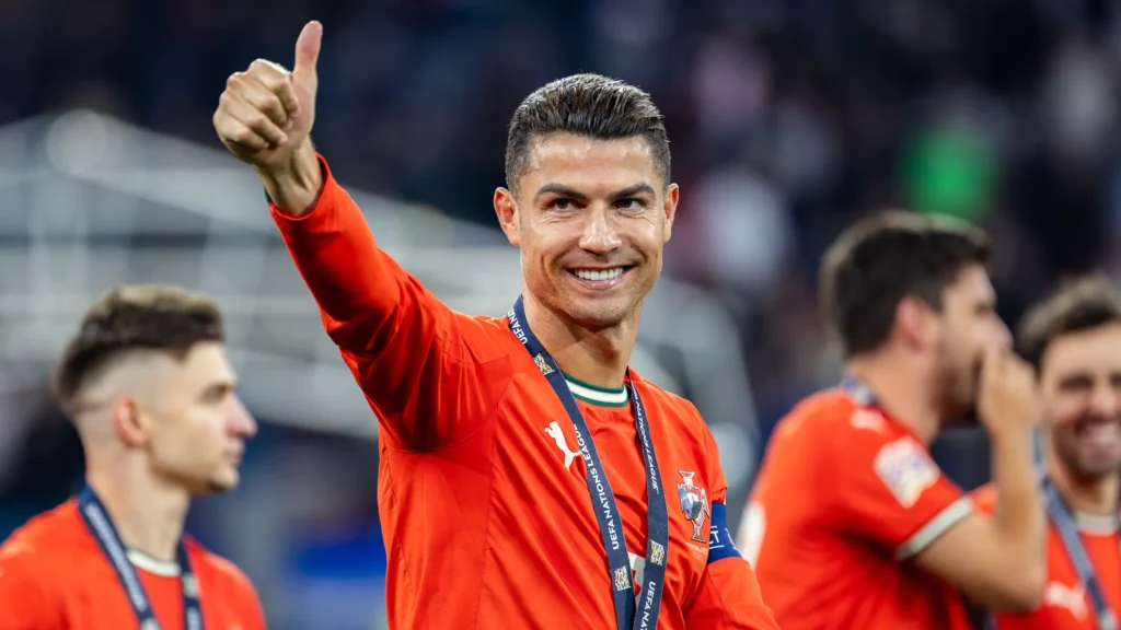 Cristiano Ronaldo devient le premier footballeur milliardaire de l'histoire !