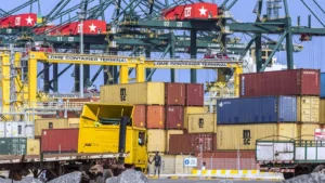 Vente aux enchères au port de Lomé : l'OTR vend 44 conteneurs de marchandises