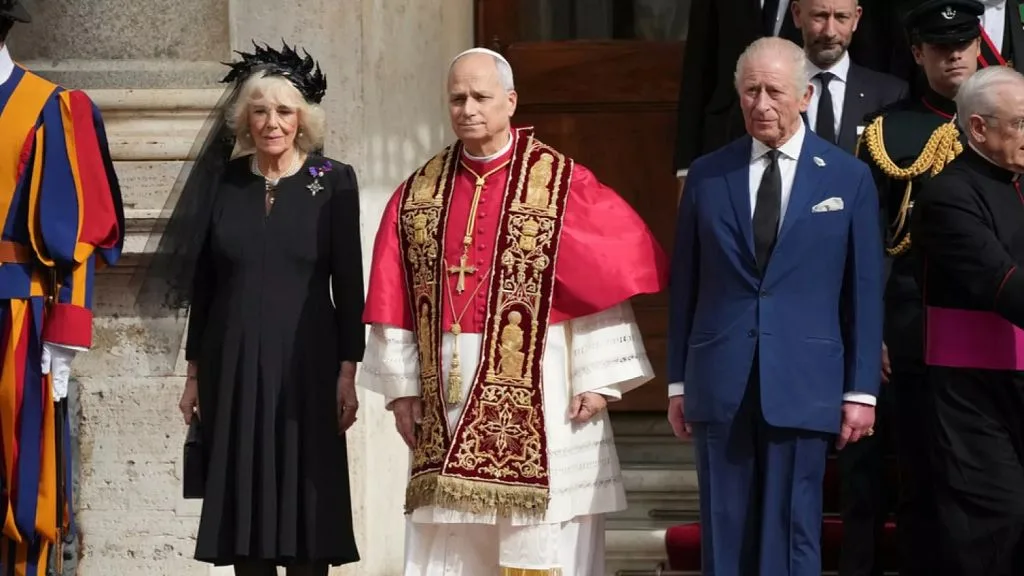 Vatican : Charles III et le pape Léon XIV écrivent une nouvelle page de l'histoire ! une première depuis 500 ans