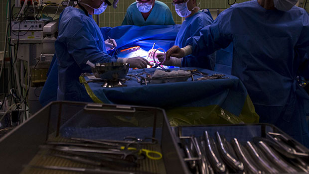 28 cuillères et 19 brosses à dents retrouvées dans l'estomac d'un homme !