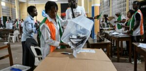 Présidentielle en Côte d'Ivoire : l'opposition conteste et appelle à la reprise du scrutin