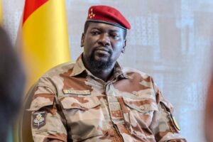 Présidentielle en Guinée : le général Mamadi Doumbouya officialise sa candidature