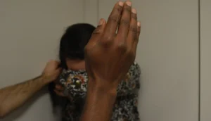 Lomé sous choc : Une femme giflée sauvagement pour avoir refusé de donner son numéro