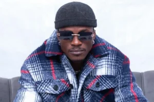 Débordo Leekunfa libéré : ce qu’il faut retenir de son passage devant le tribunal