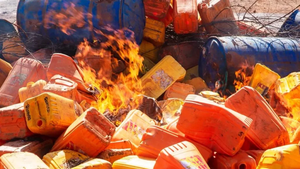 Sodabi frelaté : Plus de 12 000 litres détruits à Dapaong