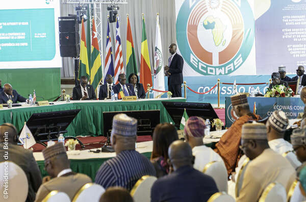 Voici comment le Nigéria et la CEDEAO ont aidé Talon à déjouer le putsch !