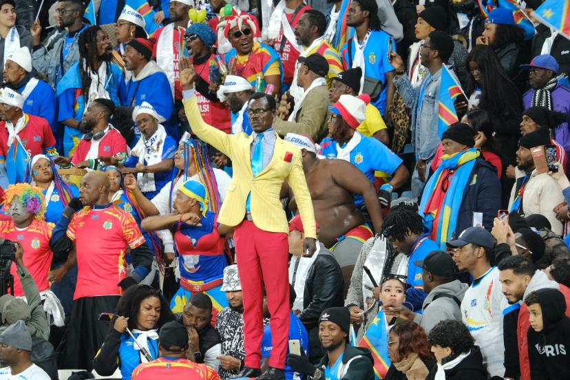 CAN 2025 : qui est Michel Kuka la statue vivante de Lumumba devenu icône des tribunes congolaises ?
