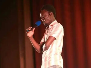 Togo : un humoriste meurt tragiquement dans un accident de la route