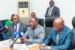 Togo : le ministre Mama Omorou maintient 300 enseignants en poste malgré leur départ à la retraite