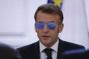VIDEO : Emmanuel Macron au cœur d'un buzz mondial !