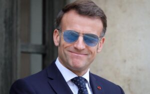 France : Emmanuel Macron réagit à sa trend virale "for sure"