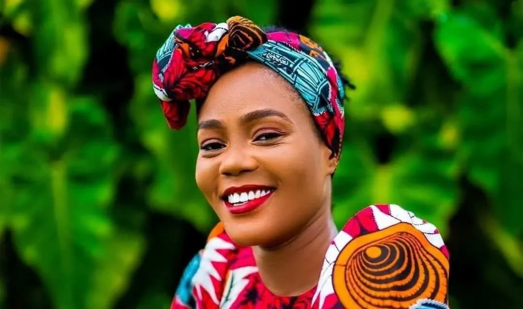 "Je suis fatiguée de..." : Almok quitte le Togo et dit stop !