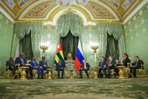 Un nouvel axe Lomé–Moscou en construction ?