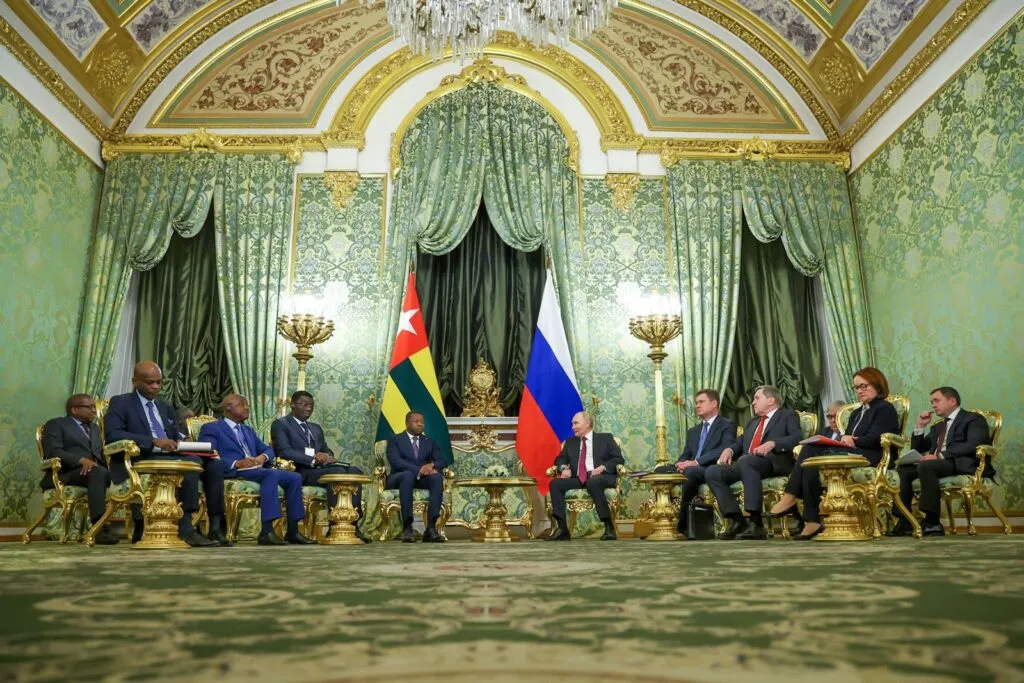 Un nouvel axe Lomé–Moscou en construction ?