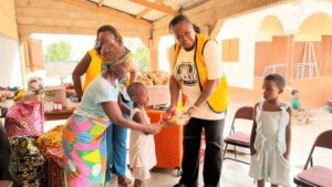 Togo : les Lions Clubs offrent vivres et créent un espace maraîcher