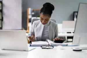 Une entreprise BTP recrute une stagiaire assistante à Lomé — 30/03/26