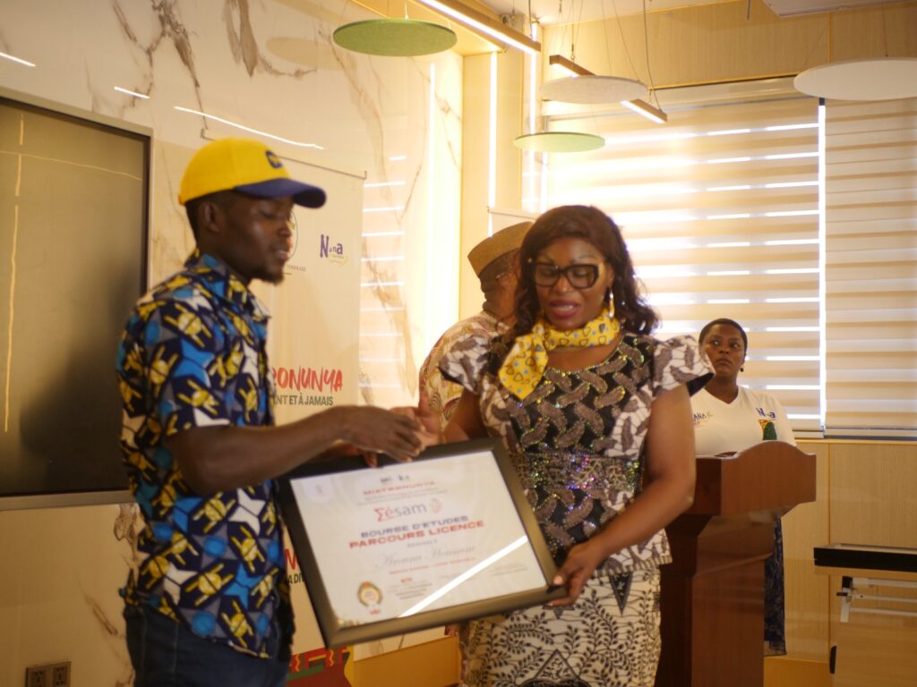 3793de77 7bce 4917 a8e9 9a865cef33db