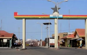 Togo : le ministre de la Santé alerte contre des dérives constatées aux frontières