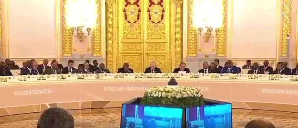 Faure Gnassingbé à la séance plénière du sommet Russie-Afrique au Kremlin